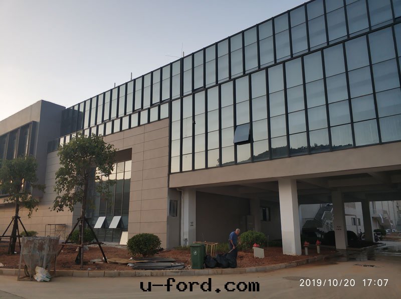 集成(chéng)電(diàn)路(lù)厂真(zhēn)空(kōng)清(qīng)掃案(àn)例