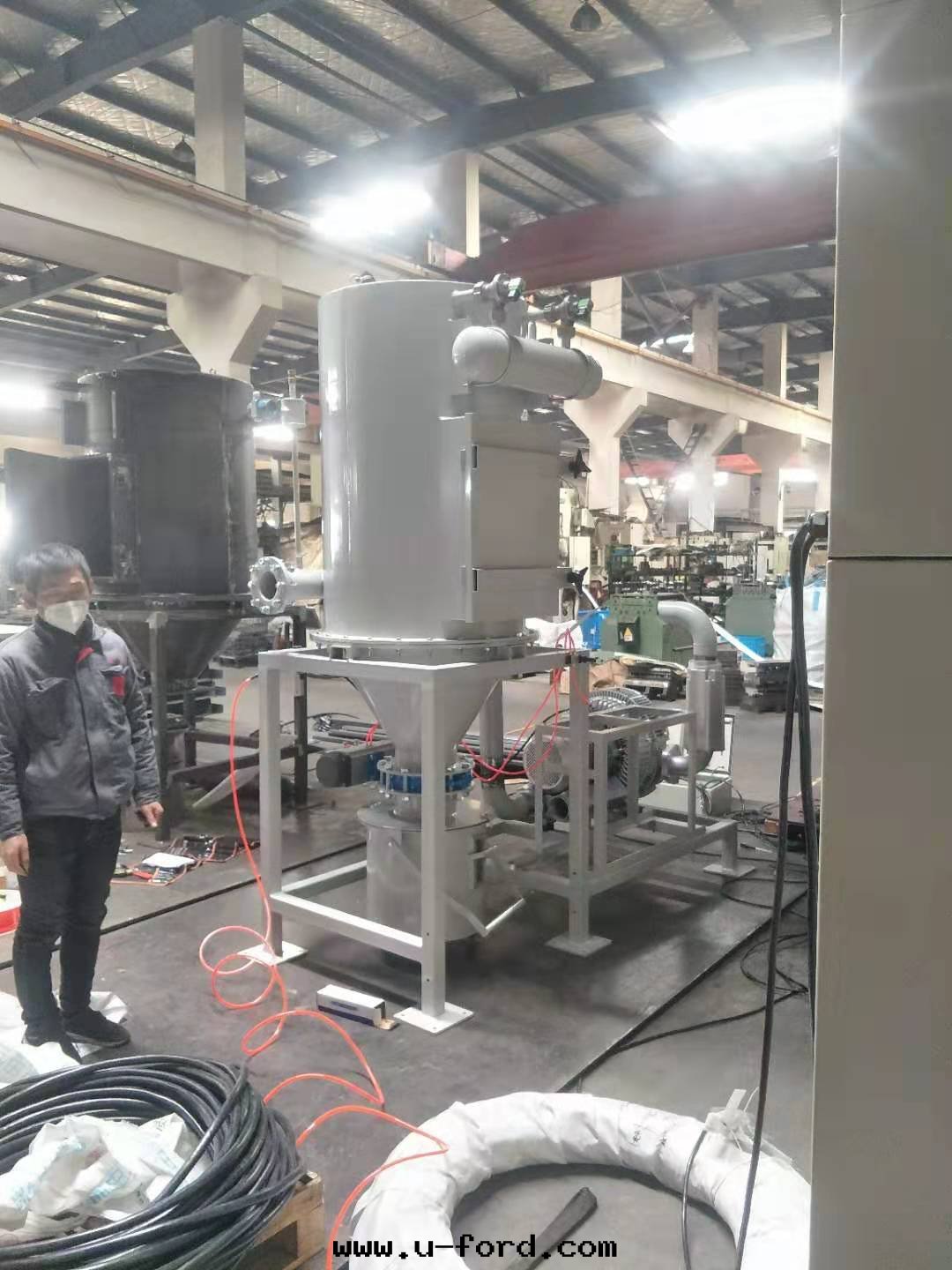 生(shēng)産真空(kōng)清(qīng)掃系(xì)統的(de)廠(chǎng)家(jiā)