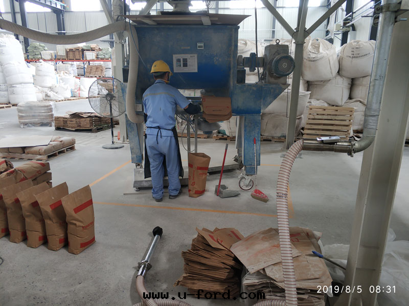 包(bāo)裝(zhuāng)机械落(là)料清(qīng)掃