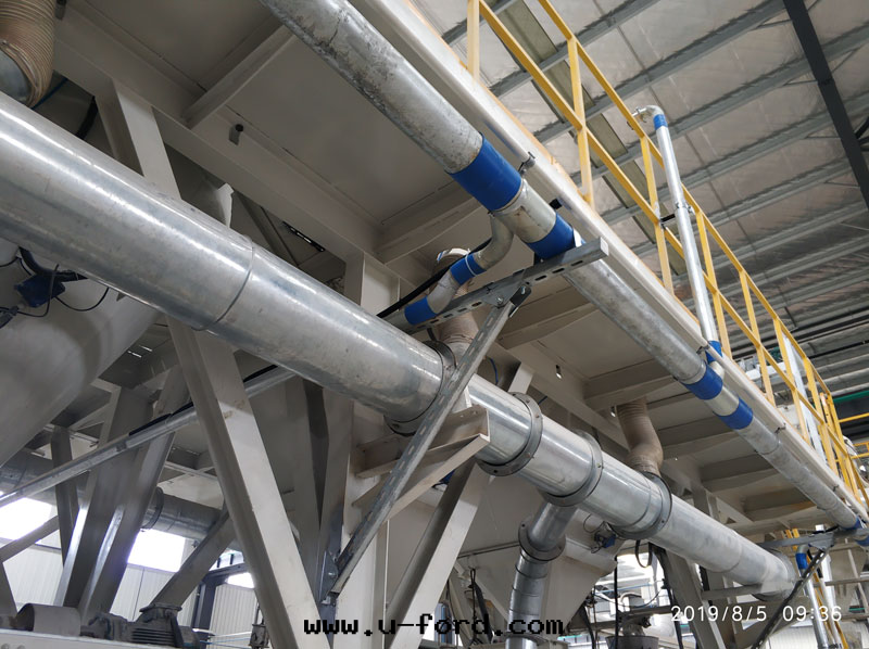 耐火(huǒ)材料中(zhōng)央清(qīng)掃現(xiàn)场(chǎng)